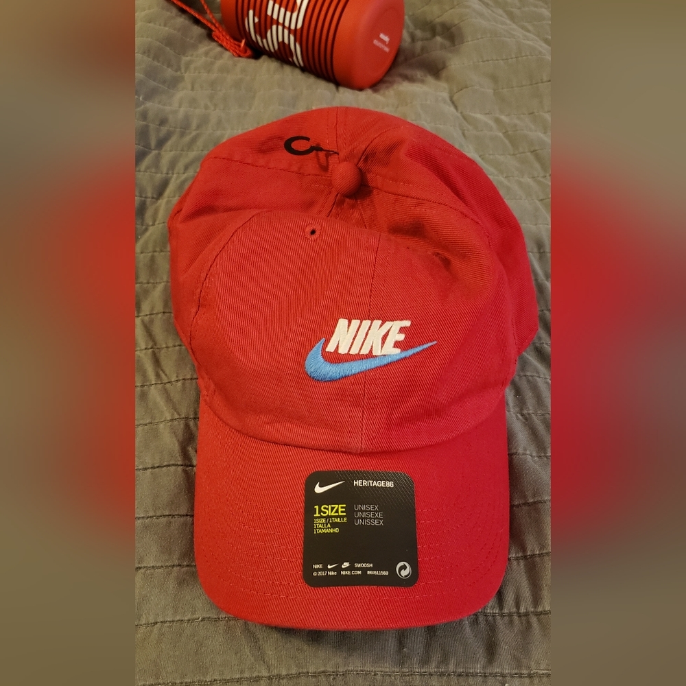 Nike Sportswear HERITAGE86 Futura Dad Hat Cap NWT Red